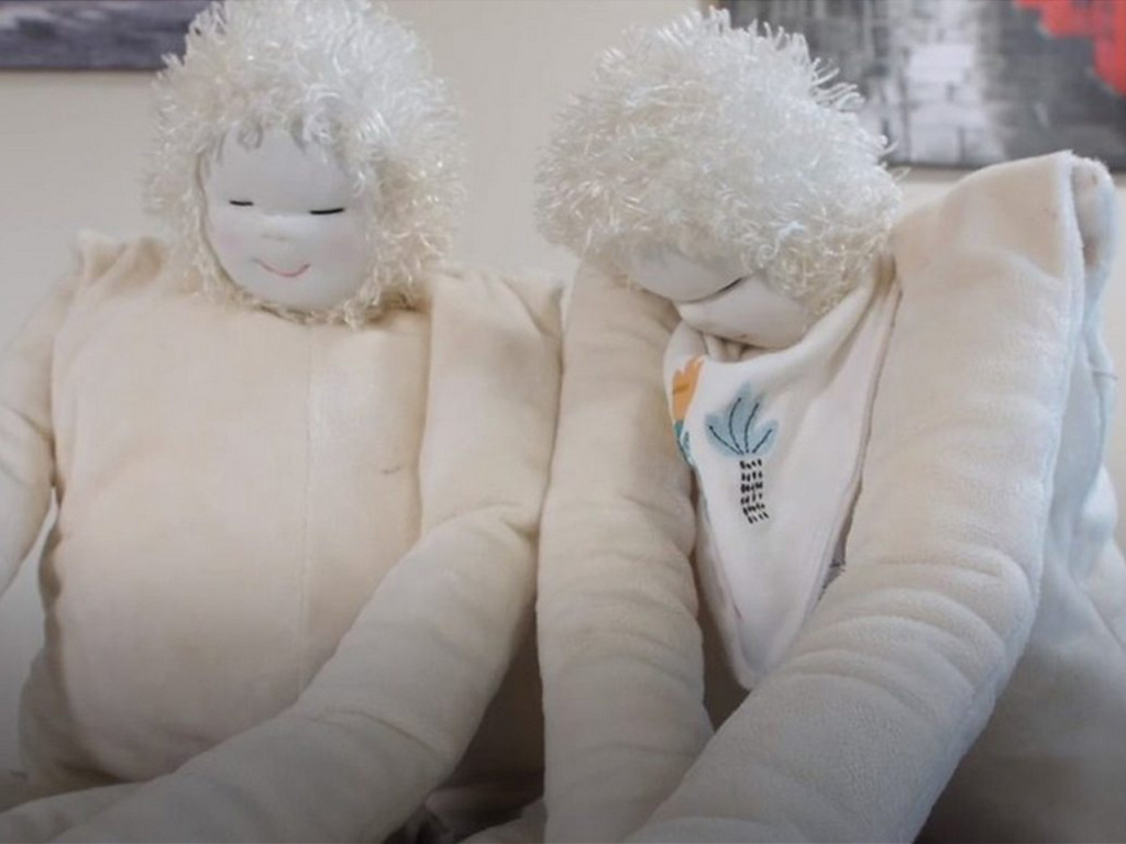 Dementia: 'Heartbeat' device 'makes my mum happy'